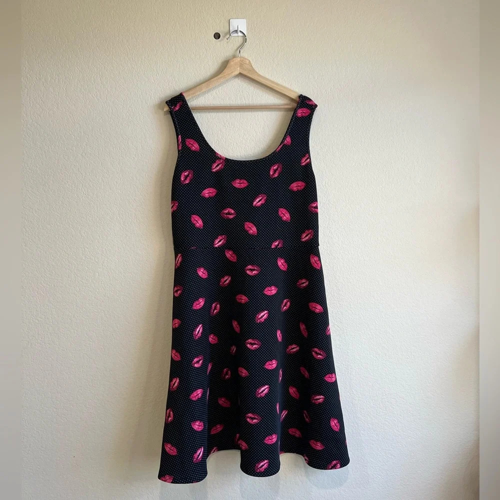 Torrid Women Sleeveless Fit Flare Dress Black Polka Dot Lips dress size 1X - Picture 2 of 6